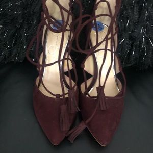 Brand new Jessica Simpson Burgundy Lace Shoes